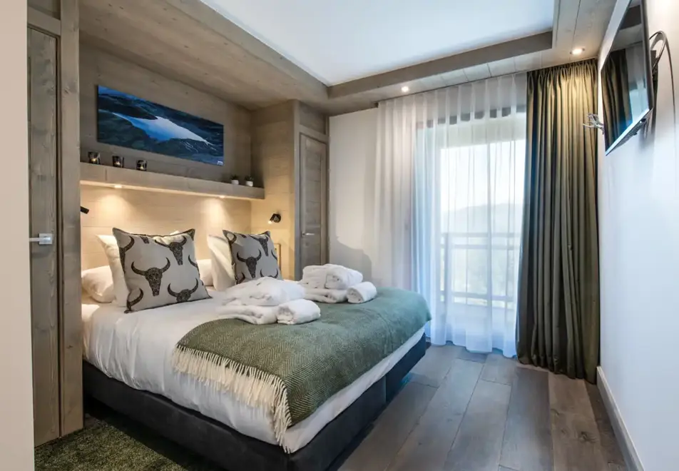 Canyon Lodge, Courchevel Moriond (self catered chalet) - Allnatt