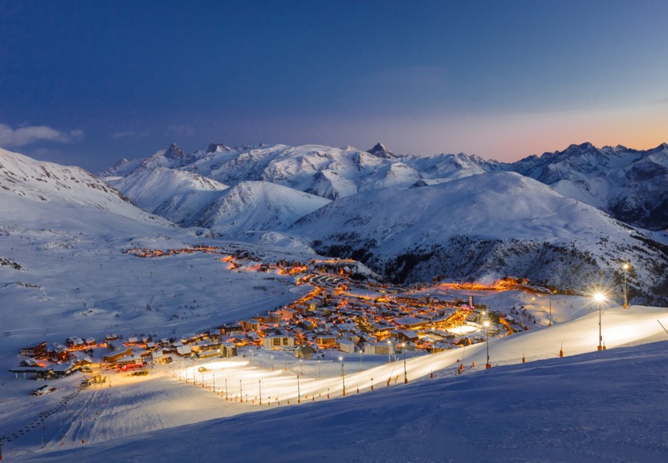 Alpe D'huez Ski Resort (©Laurent Salino)