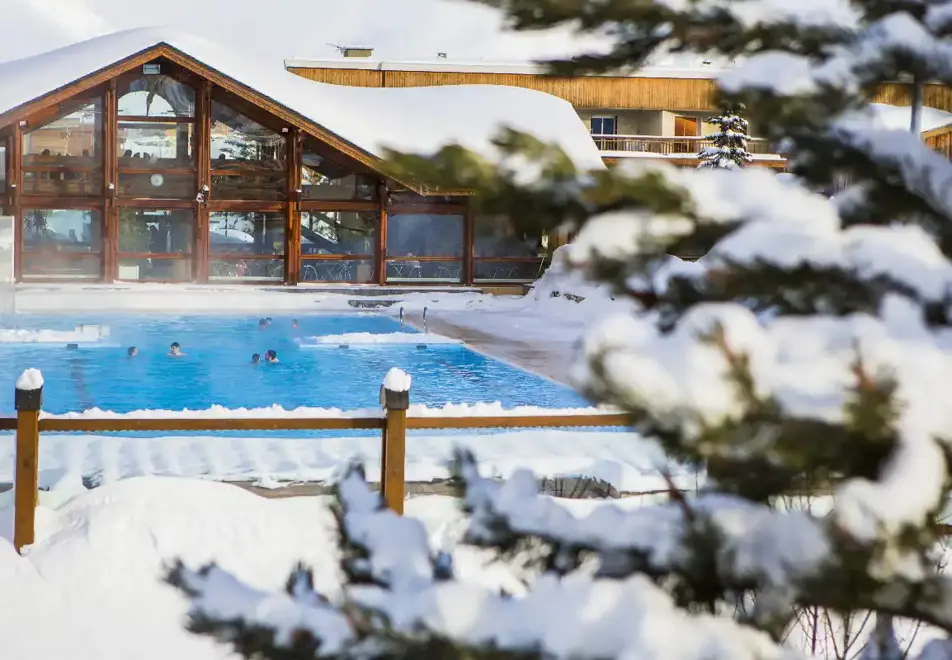 Alpe D'huez Ski Resort (©Laurent Salino) Outdoor Pool