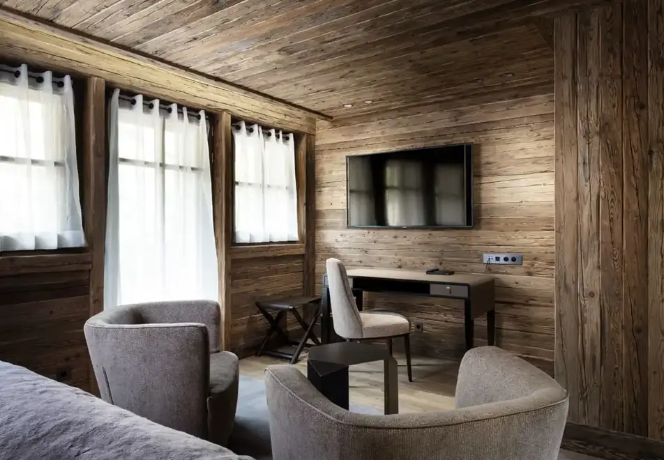 Hotel Armancette, St Nicolas de Veroce (hotel) - Typical Mont Joly style (©David Machet)