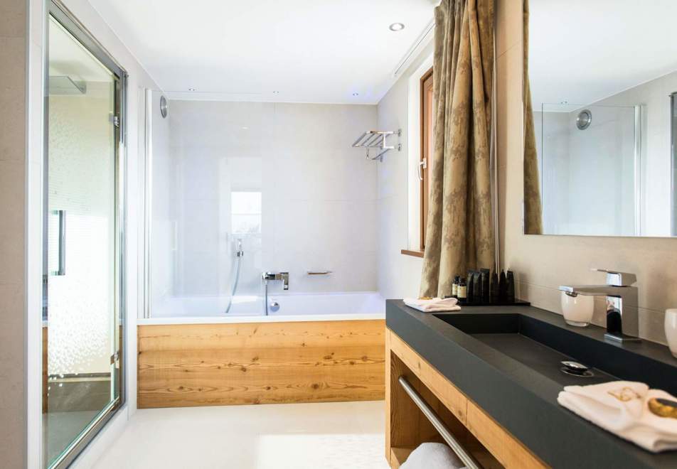 Daria-I Nor, Alpe d'Huez (hotel) - Suite bathroom