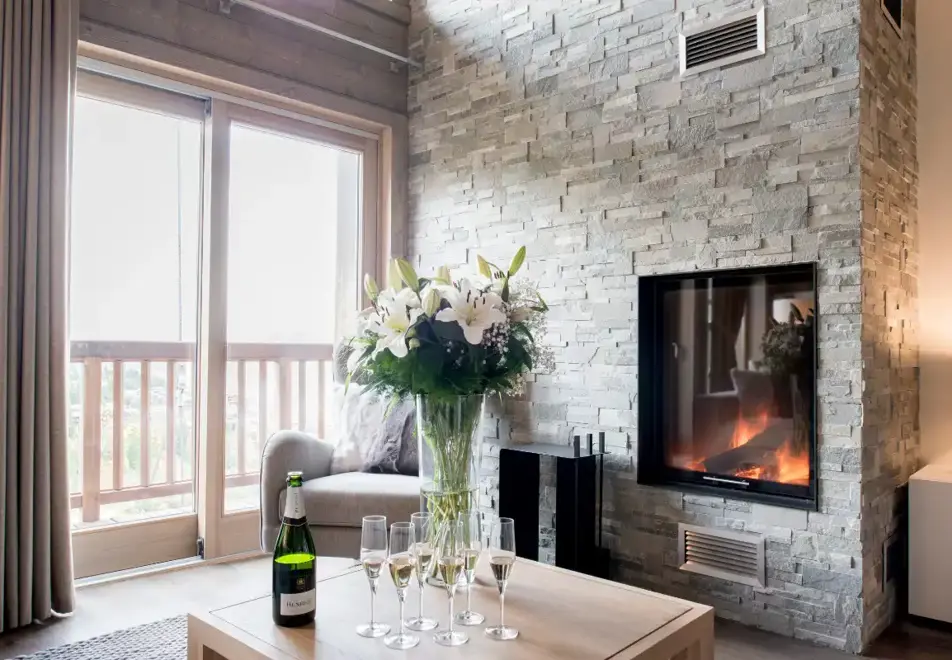 Mammoth Lodge, Courchevel Moriond (self catered apartments) - 3 bed 8