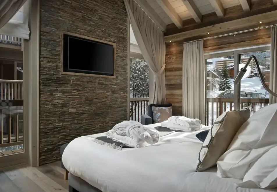 Mammoth Lodge, Courchevel Moriond (self catered apartments) - 7 bed penthouse