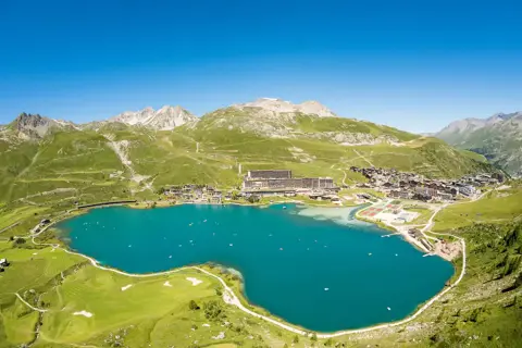 Tignes in Summer - Lake at Tignes le Lac (©Andy Parant)