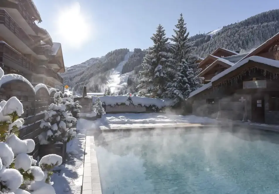 Eterlou, Meribel (hotel) - Heated outdoor pool