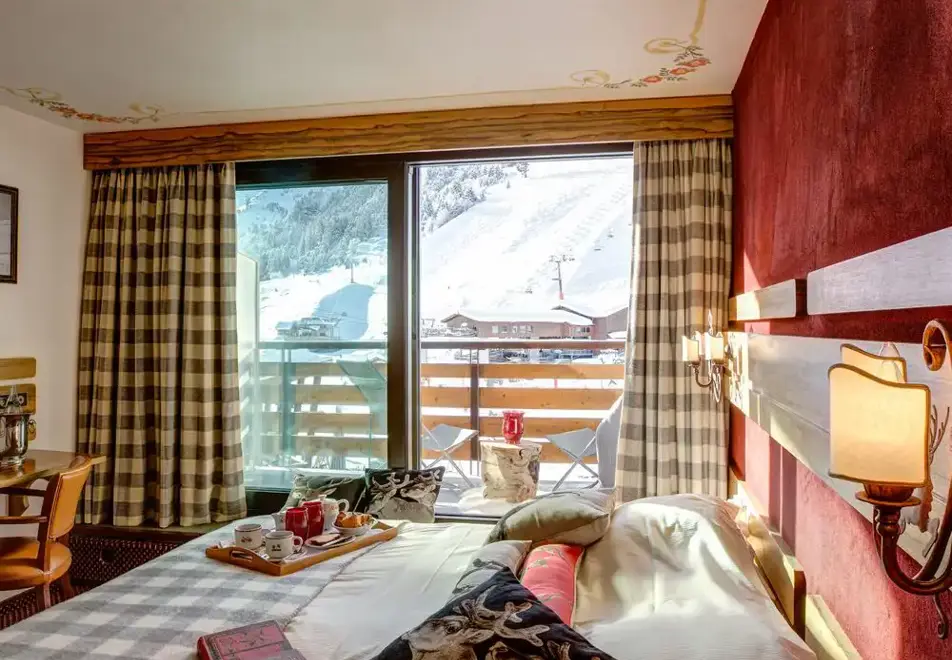 AlpenRuitor, Meribel Mottaret (Hotel) - Piste facing classic room