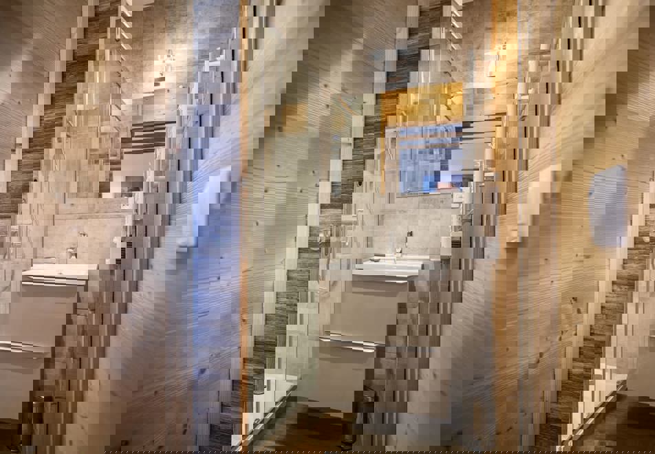 Chalet Bouchon, Plagne 1800 (self catered chalet) - Shower room