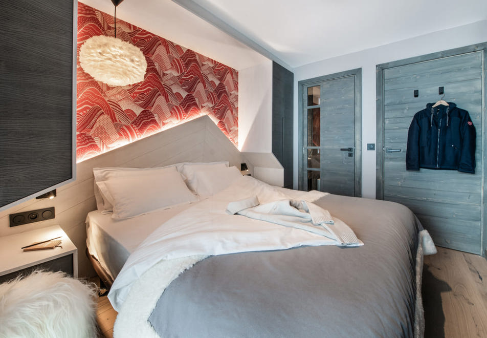 Izia, Val d'Isere (self catered apartments) - Twin bedroom (example of 2 bed 4 apartment)