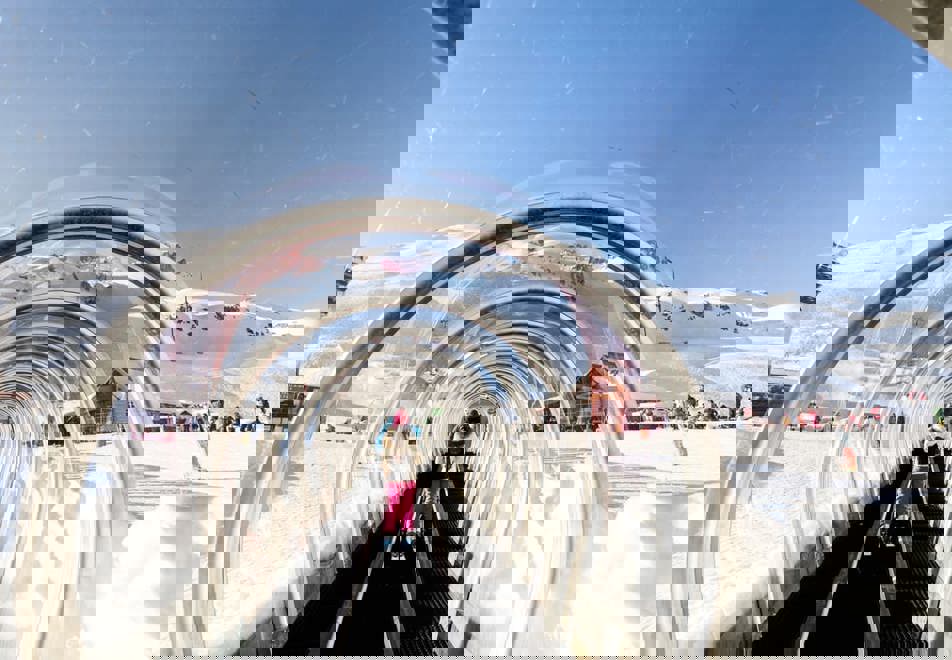 Tignes in Winter - Ski start progression zone Tignes le Lac (©STGM)