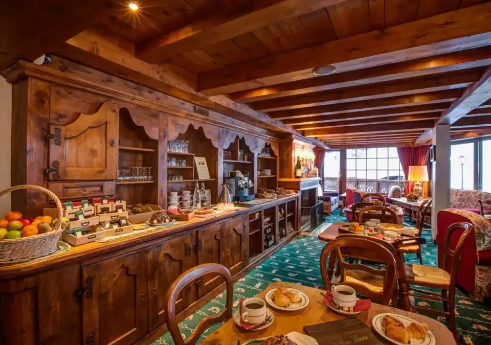 Hotel De La Loze Courchevel 1850 Hotel Breakfast Opt 2