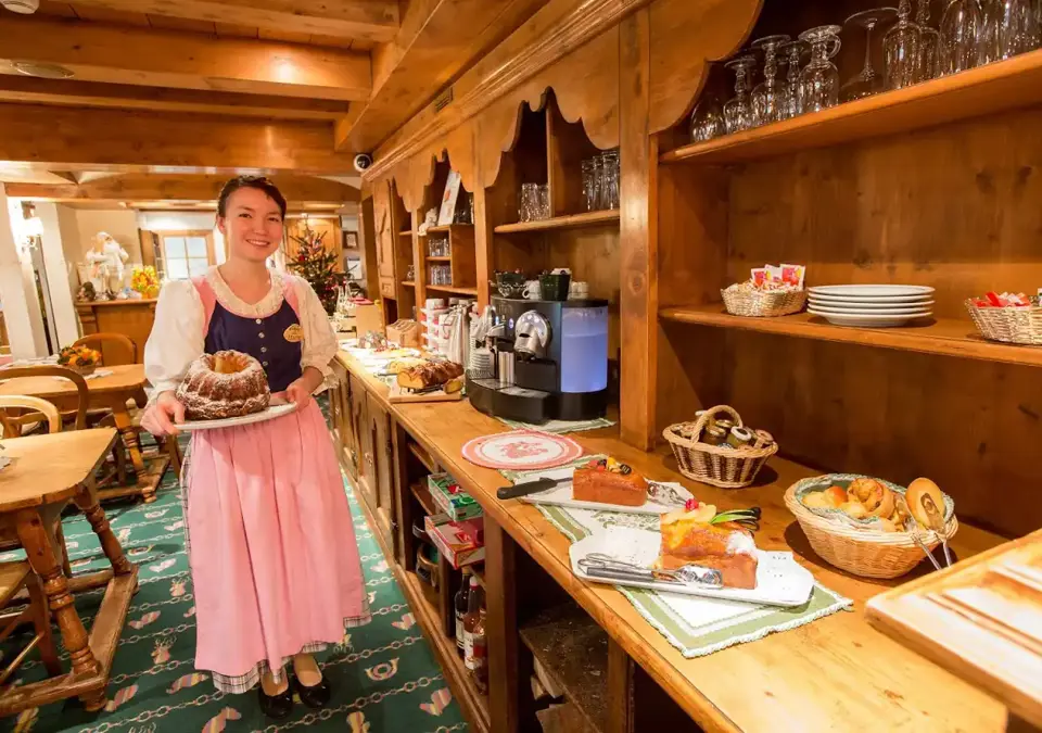 Hotel De La Loze Courchevel 1850 Hotel Breakfast Opt 1