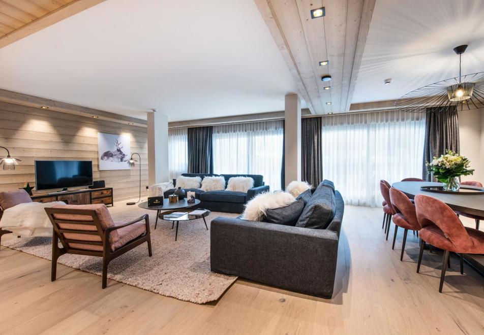 Manali Lodge, Courchevel Moriond (high end apartments) - Kula