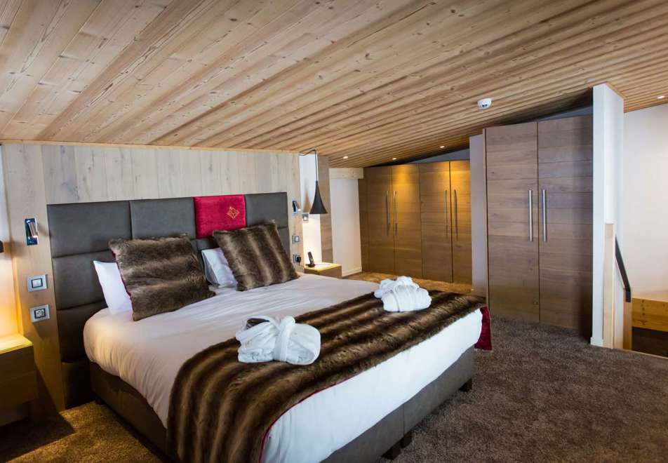 Taj I Mah, Arc 2000 (Hotel) - Mezzanine Suite