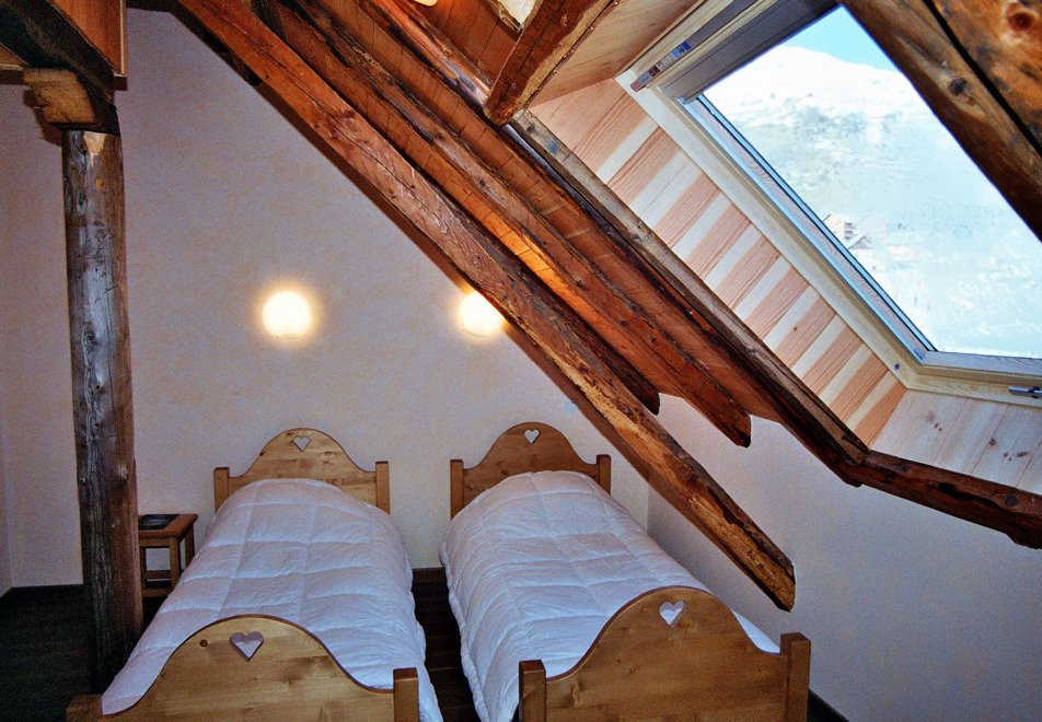 Alpe de Virgile, Valloire (Self catered apartments) - Twin bedroom