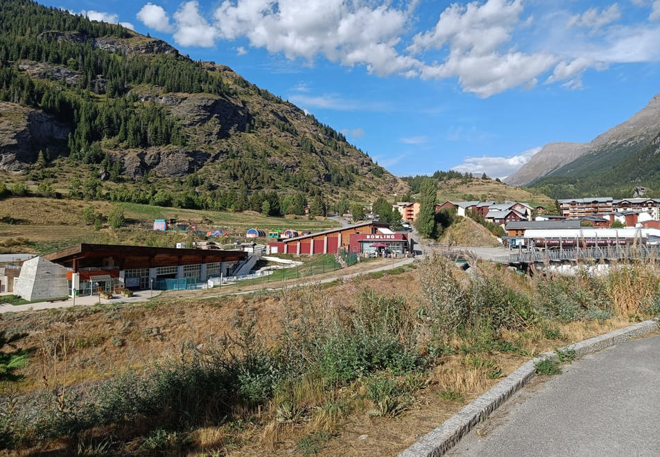 Val Cenis Village - Lanslevillard (©L.Hawkins)