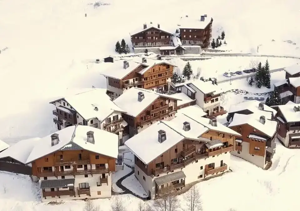 Sapiniere Exterior