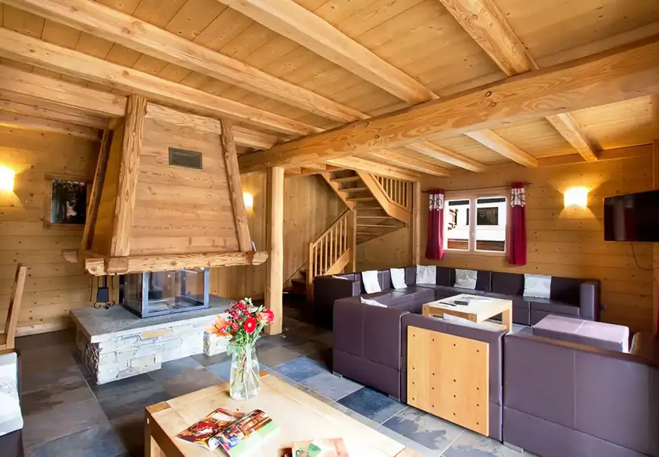 Wolf Lodge, Les Deux Alpes (self catered chalet) - Spacious living area with fireplace