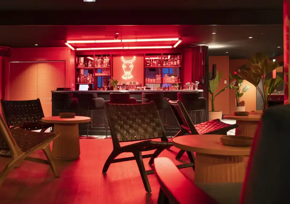 YNYCIO Restaurant Bar (Studio Bergoend) (2)