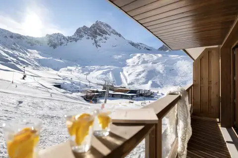 Ynycio, Tignes Val Claret (self catered apartments) - Typical Plus apartment for 6 style (©Studio Bergeond)