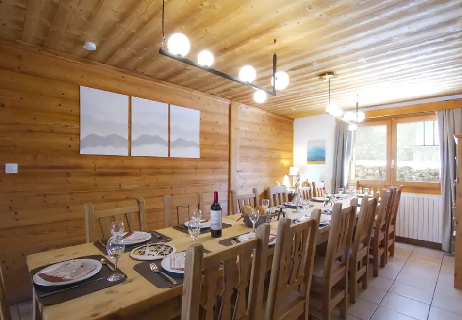 Chalet Alexandre, Les Deux Alpes (self catered chalet) - Dining area