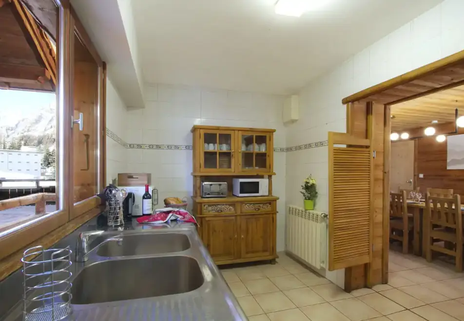Chalet Alexandre, Les Deux Alpes (self catered chalet) - Kitchen
