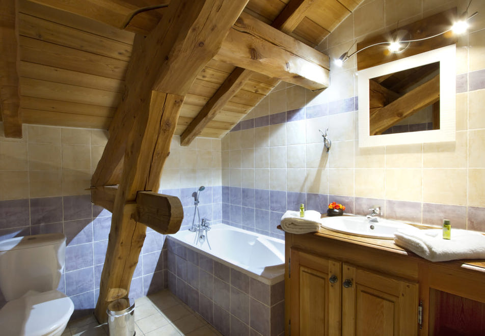 Chalet Chartes, Les Deux Alpes (self catered chalet) - Bathroom