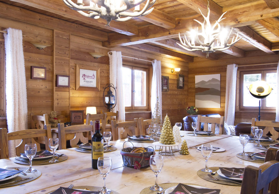 Chalet Chartes, Les Deux Alpes (self catered chalet) - Dining area