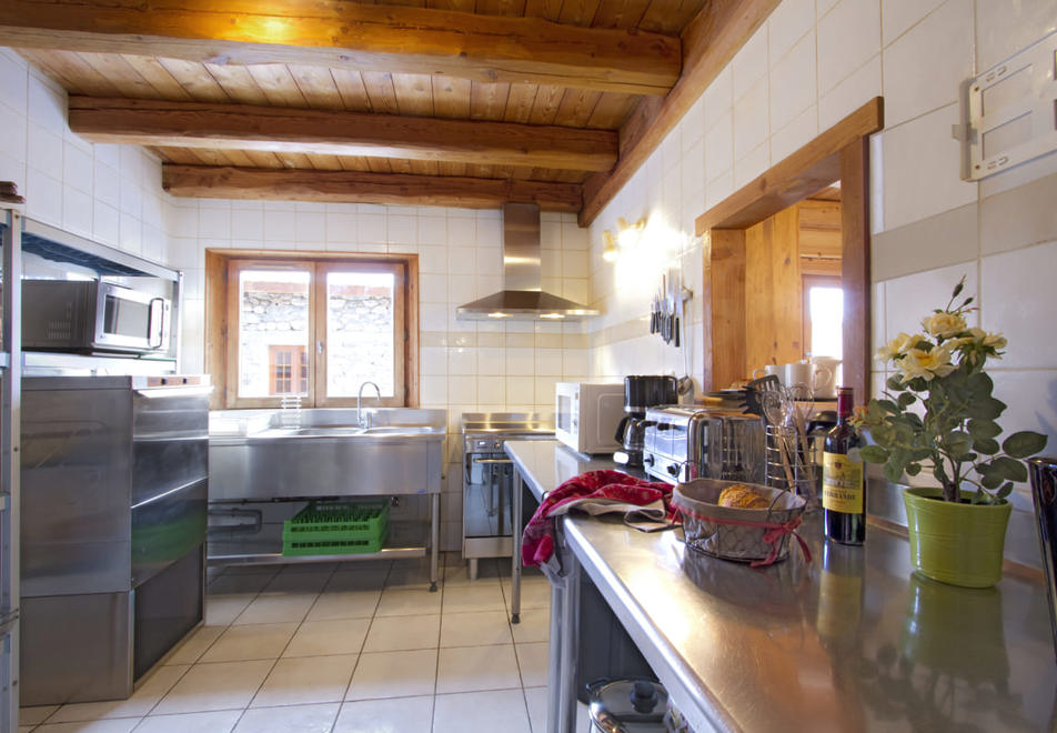 Chalet Chartes, Les Deux Alpes (self catered chalet) - Kitchen