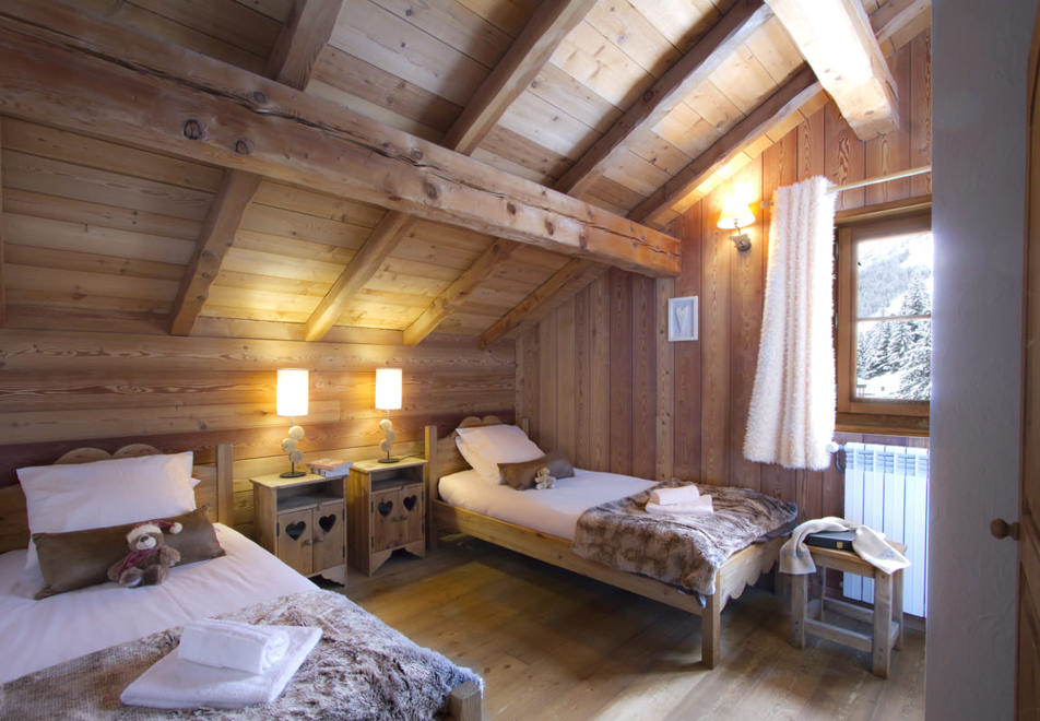 Chalet Chartes, Les Deux Alpes (self catered chalet) - Twin bedroom
