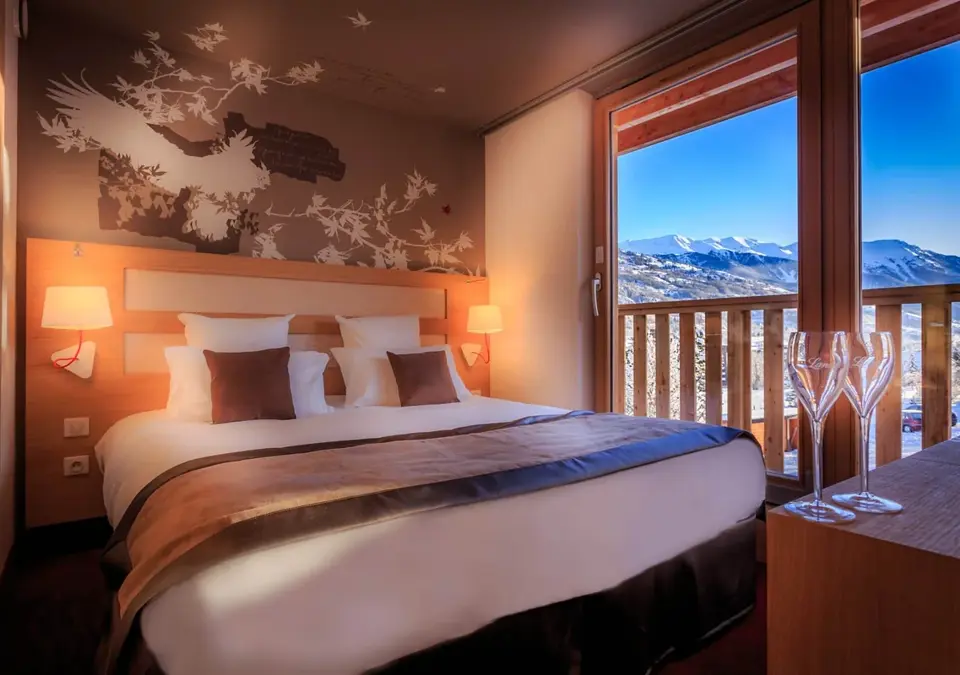 Hotel Le Grand Aigle-Serre Chevalier-Typical room (1).webp