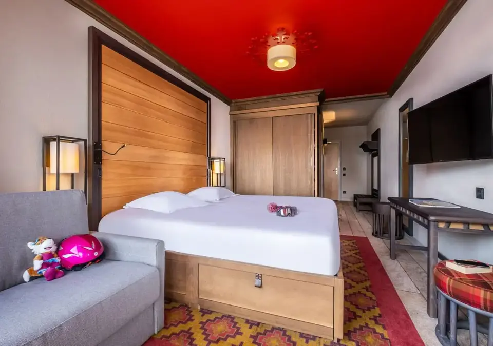Val Claret-Tignes Val Claret-Typical room (1).webp