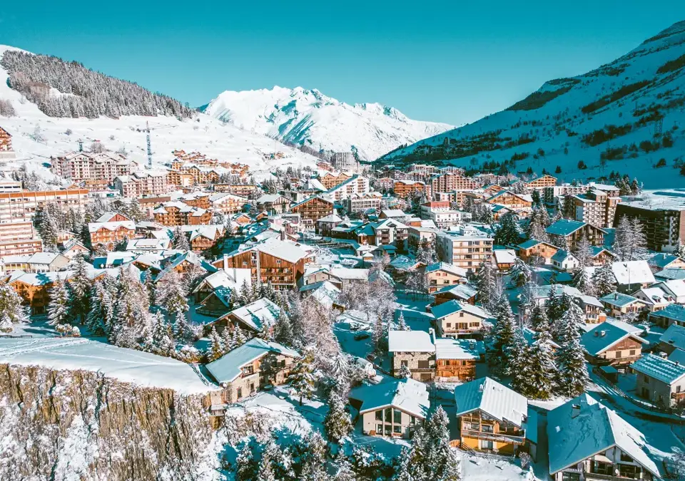 Les Deux Alpes ski resort.webp