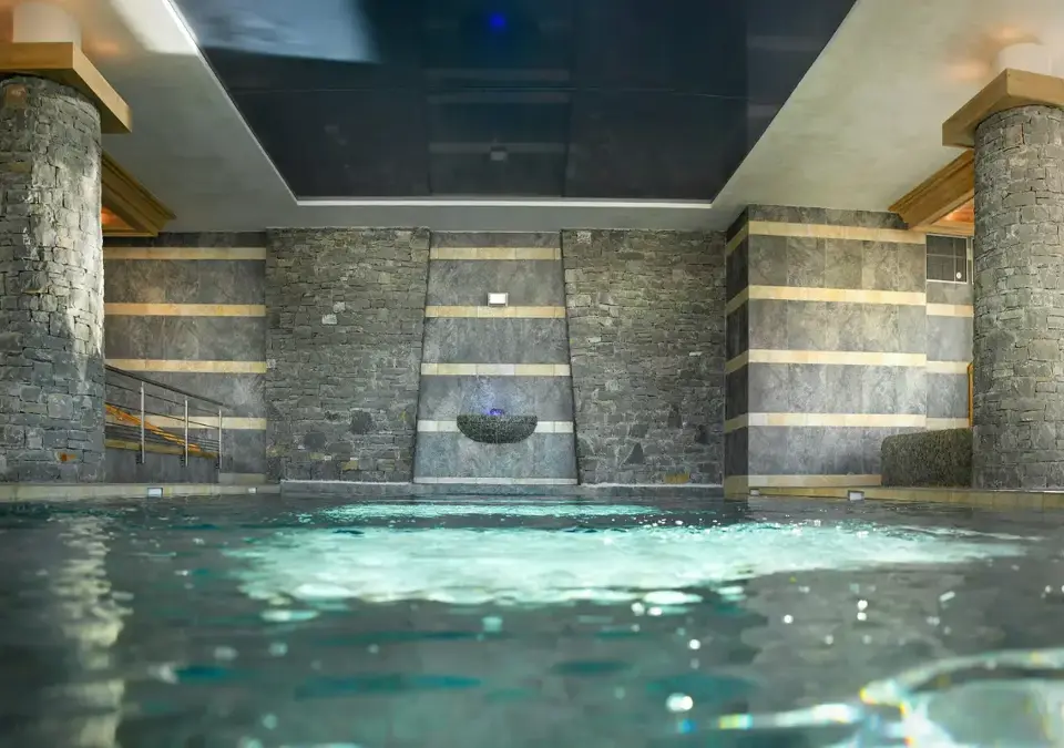Les Granges du Soleil-La Plagne-Indoor pool (3).webp