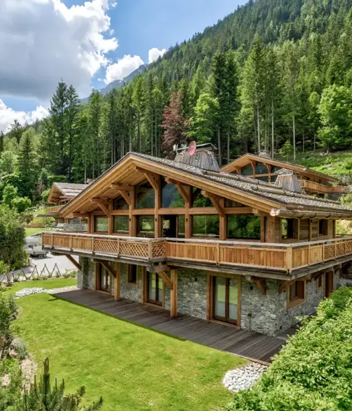 Chalet Alaska, Chamonix (self catered chalet) - Exterior shot in summer (©A.Jonhston)