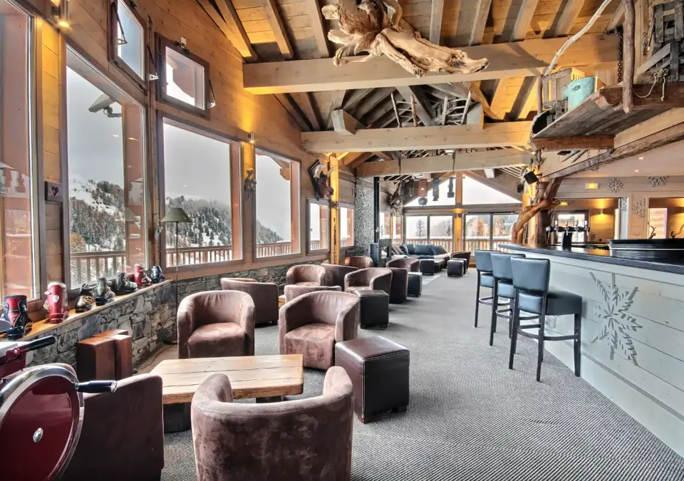 Carlina hotel and apartments-Belle Plagne-Bar.webp