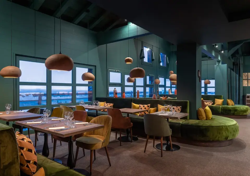 Hotel ILY-La Rosiere-restaurant (1).webp