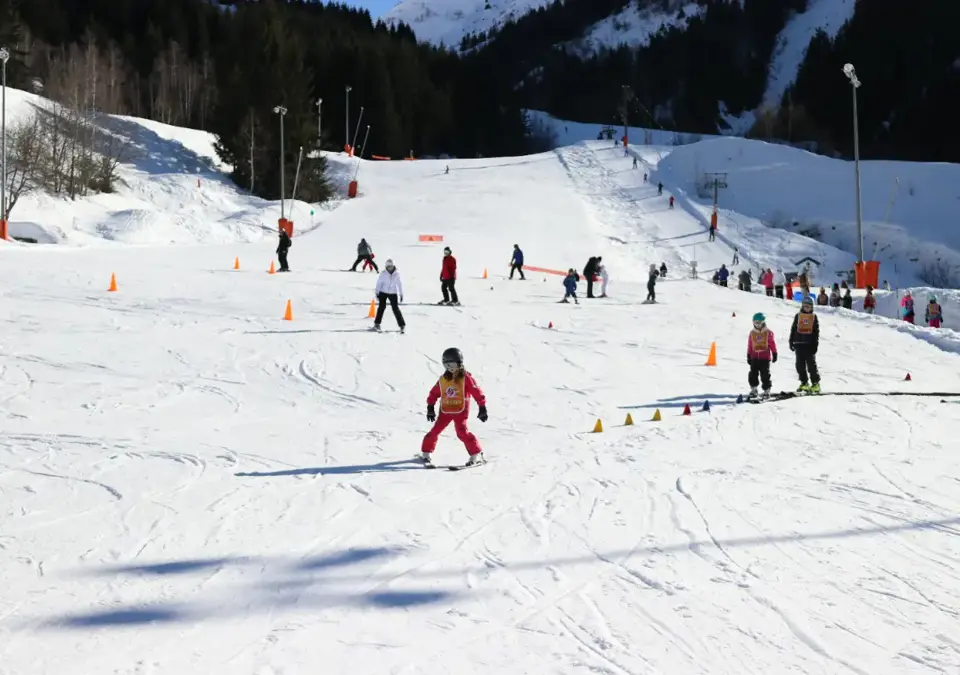 Oz 3300 ESF ski lessons (1).webp