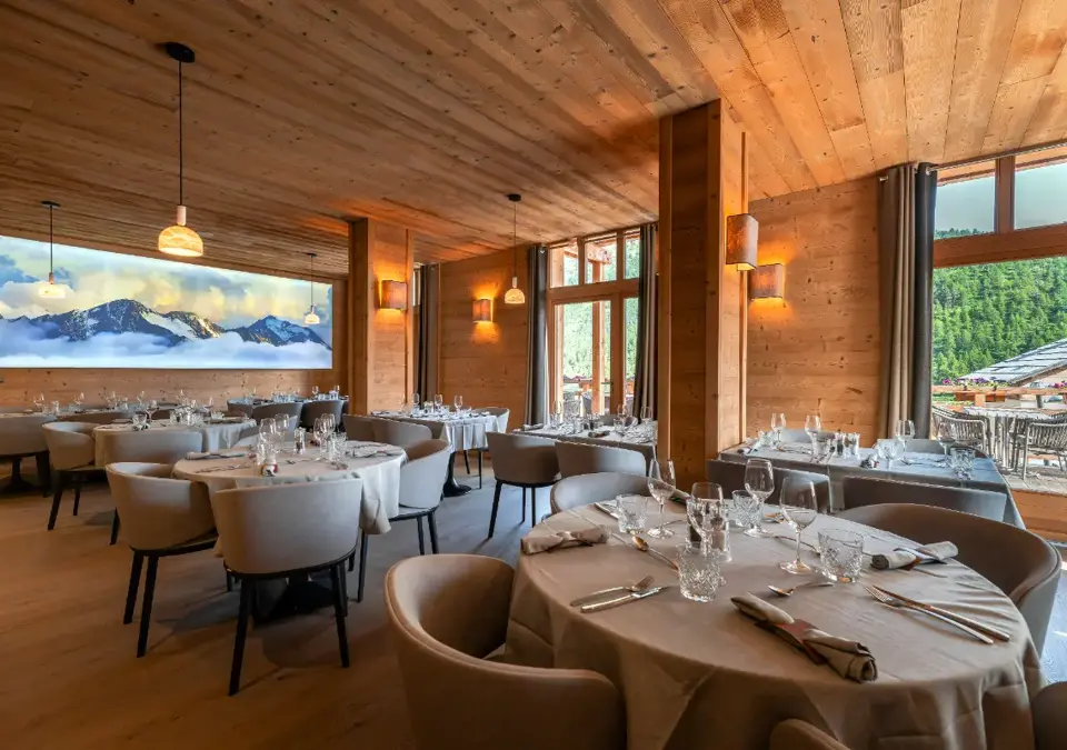 Chalet Blanc-Montgenevre-Restaurant.webp