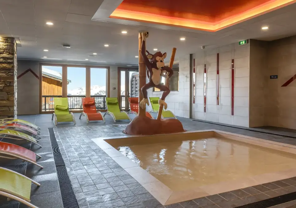 Roc Noir-La Rosiere-Pool (SAMANTHA HENDERSON PHOTOGRAPHY) (1).webp