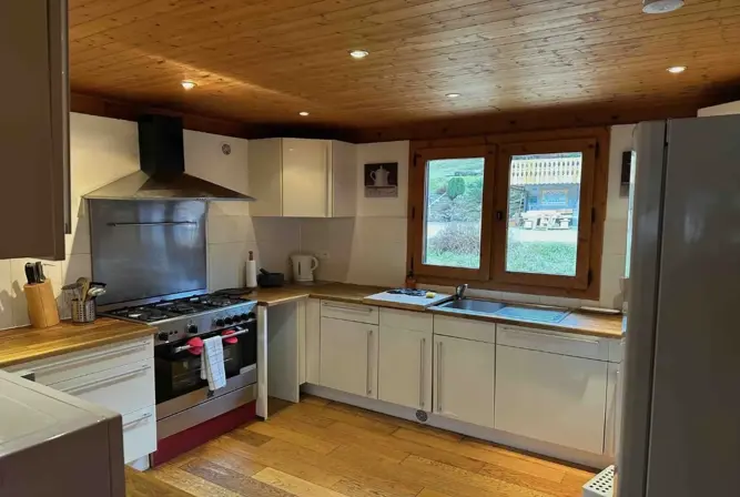 Chalet Braconnier-Chatel-Kitchen.webp