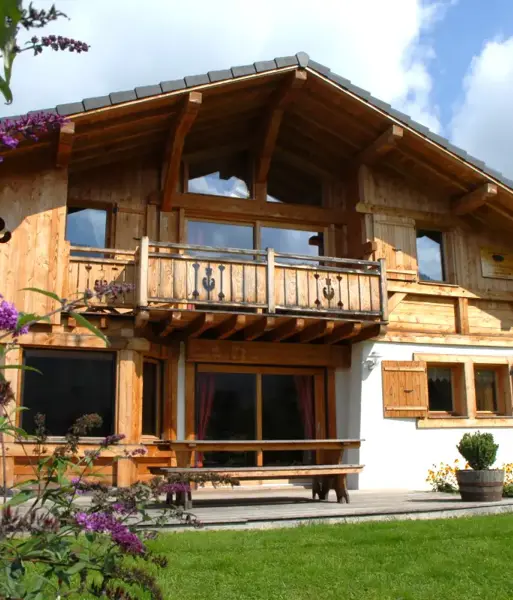 Chalet Arnica, Samoëns (self catered chalet) - Exterior shot in summer