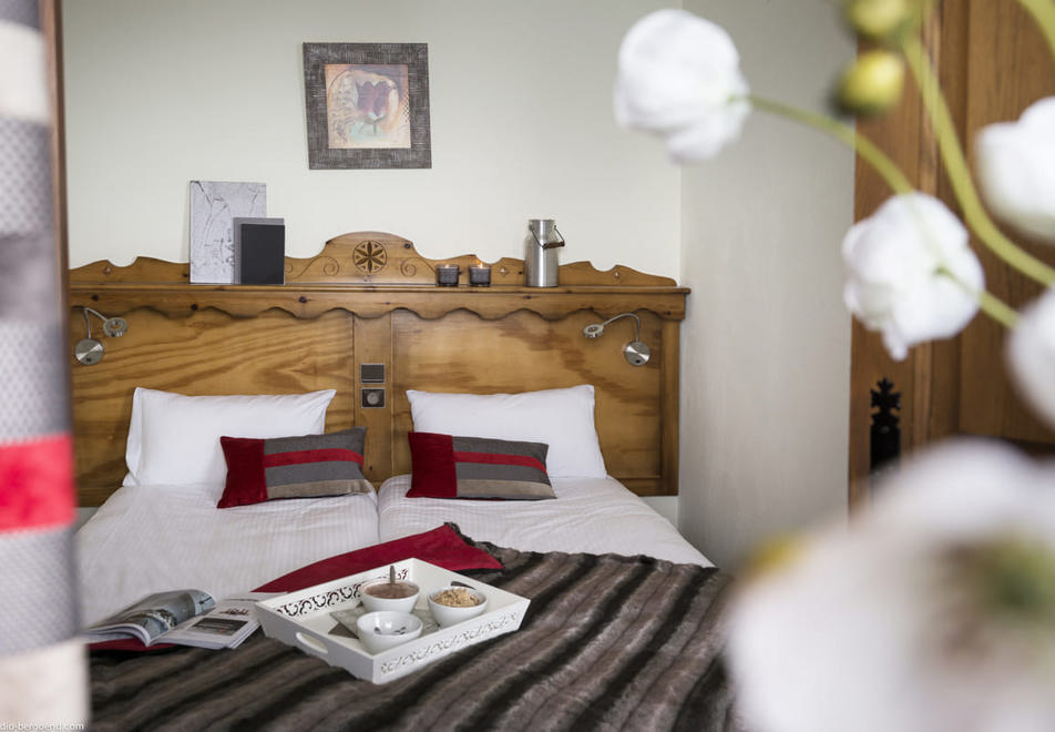 Village Montana, Val Thorens (self catered apartments) - Typical 2 bed Soleil apartment style