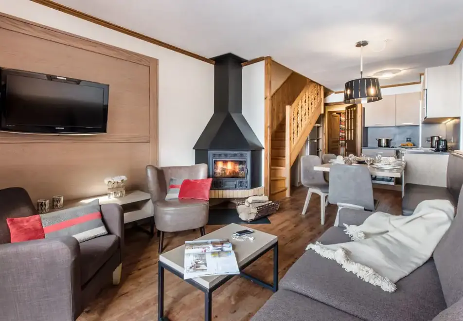 Village Montana, Val Thorens (self catered apartments) - Typical 3 bed Soleil apartment style with fireplace