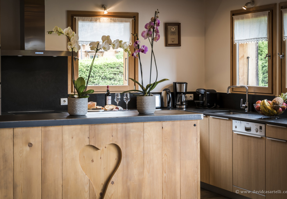 Chalet Arnica, Samoens (self catered chalet) - Kitchen