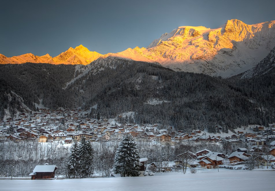 Les Contamines Ski Village © (Gilles Lansard) 