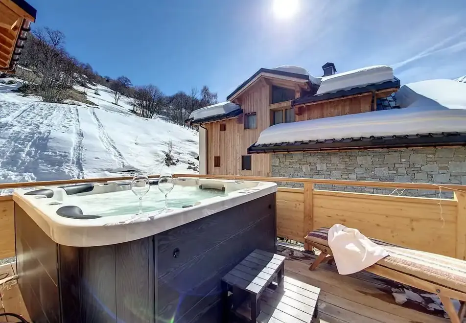 Chalet Edelweiss, Le Bettex (self catered chalet) - Outdoor hot tub