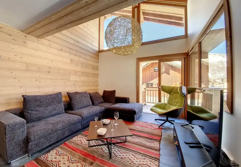 Chalet Rocher, Le Bettex (self catered chalet) - Open plan living and dining area