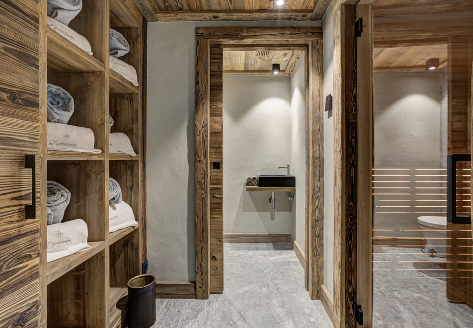 Chalet Aster (Armancette), St Nicolas de Veroce (self catered chalet) - Spa area (©AdamJohnstone)