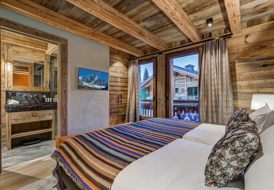 Chalet Aster (Armancette), St Nicolas de Veroce (self catered chalet) - Bedroom (©AdamJohnstone)