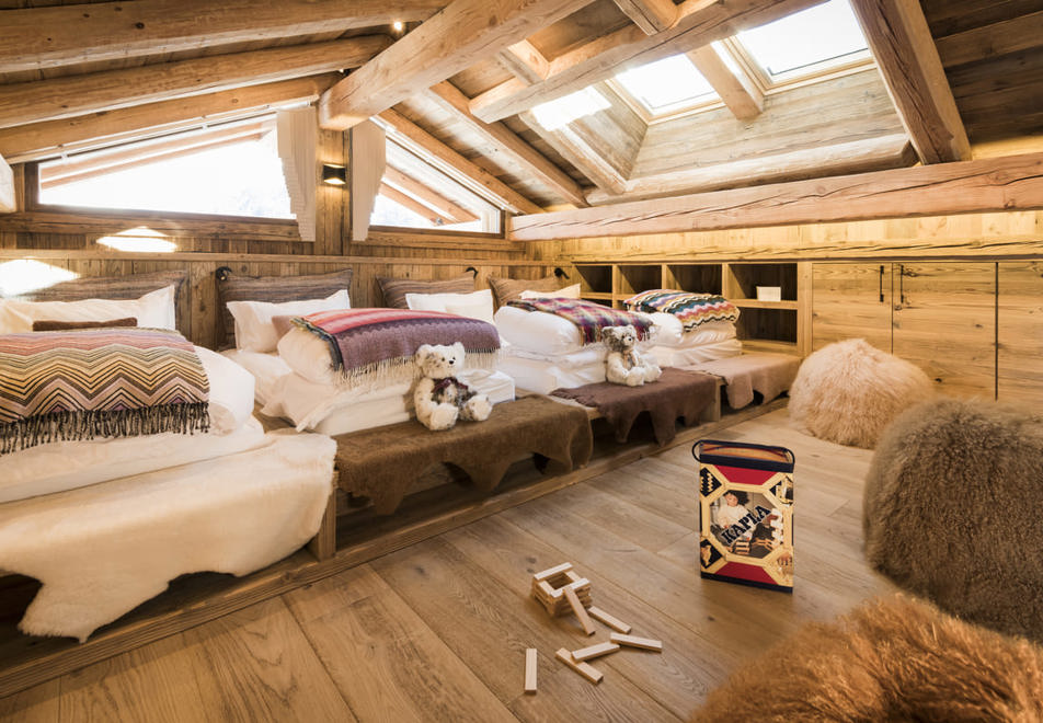 Chalet Aster (Armancette), St Nicolas de Veroce (self catered chalet) - Quad room (©AdamJohnstone)